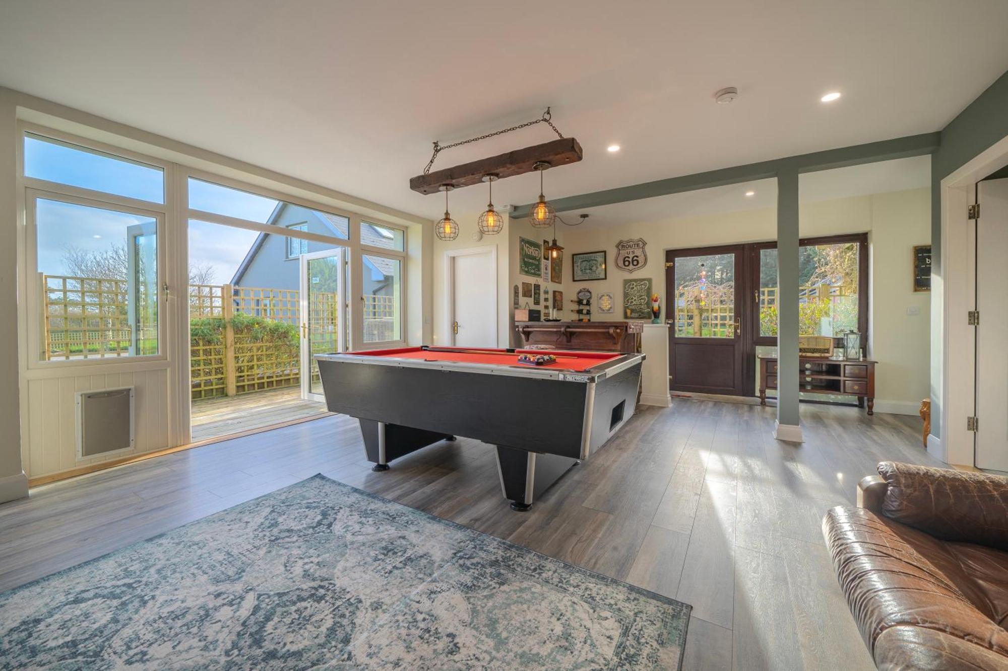 The Bird House - Coastal Lodge In Lovely Forest Setting Nr. Kinsale Cork Exteriör bild