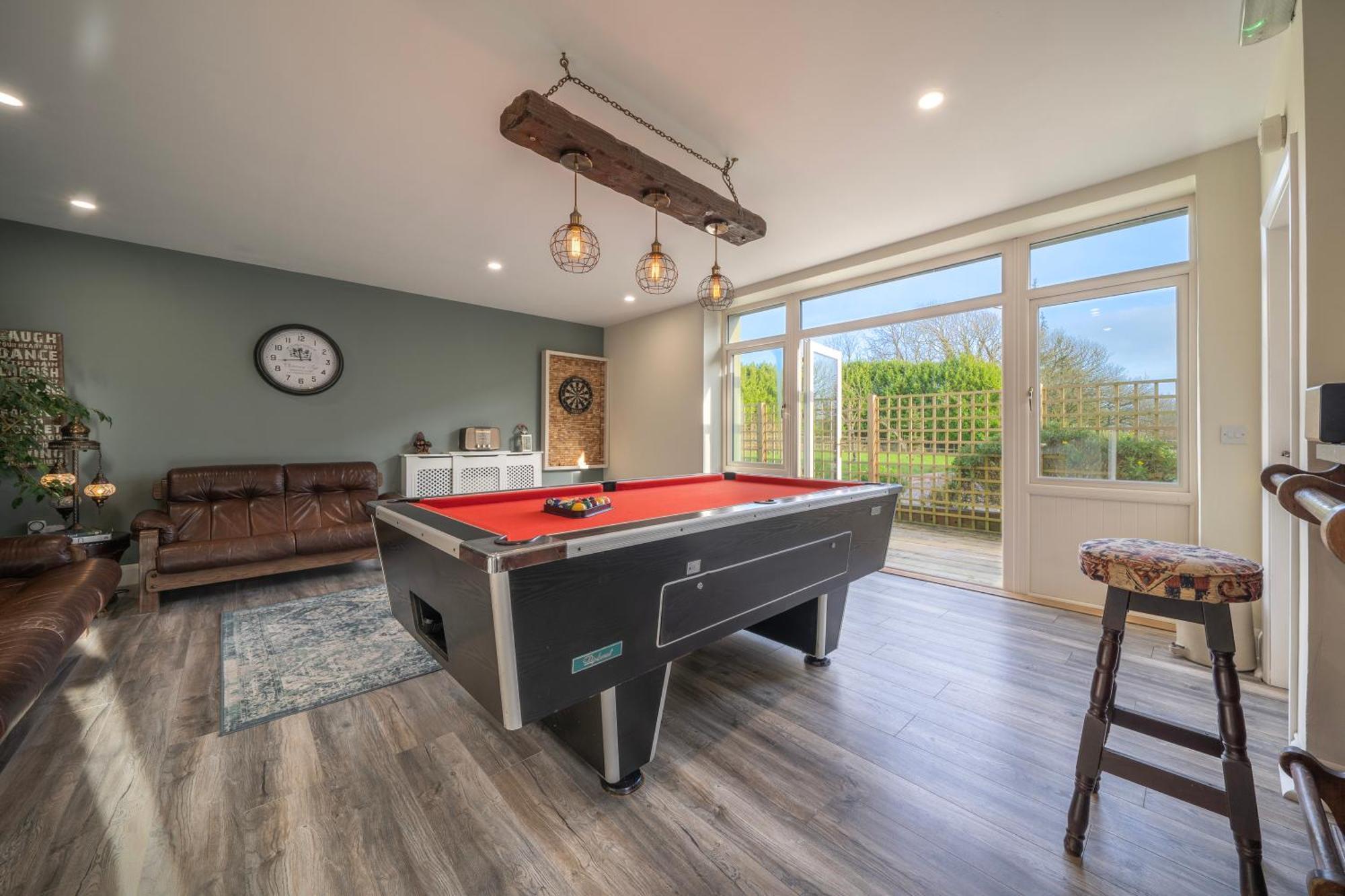 The Bird House - Coastal Lodge In Lovely Forest Setting Nr. Kinsale Cork Exteriör bild