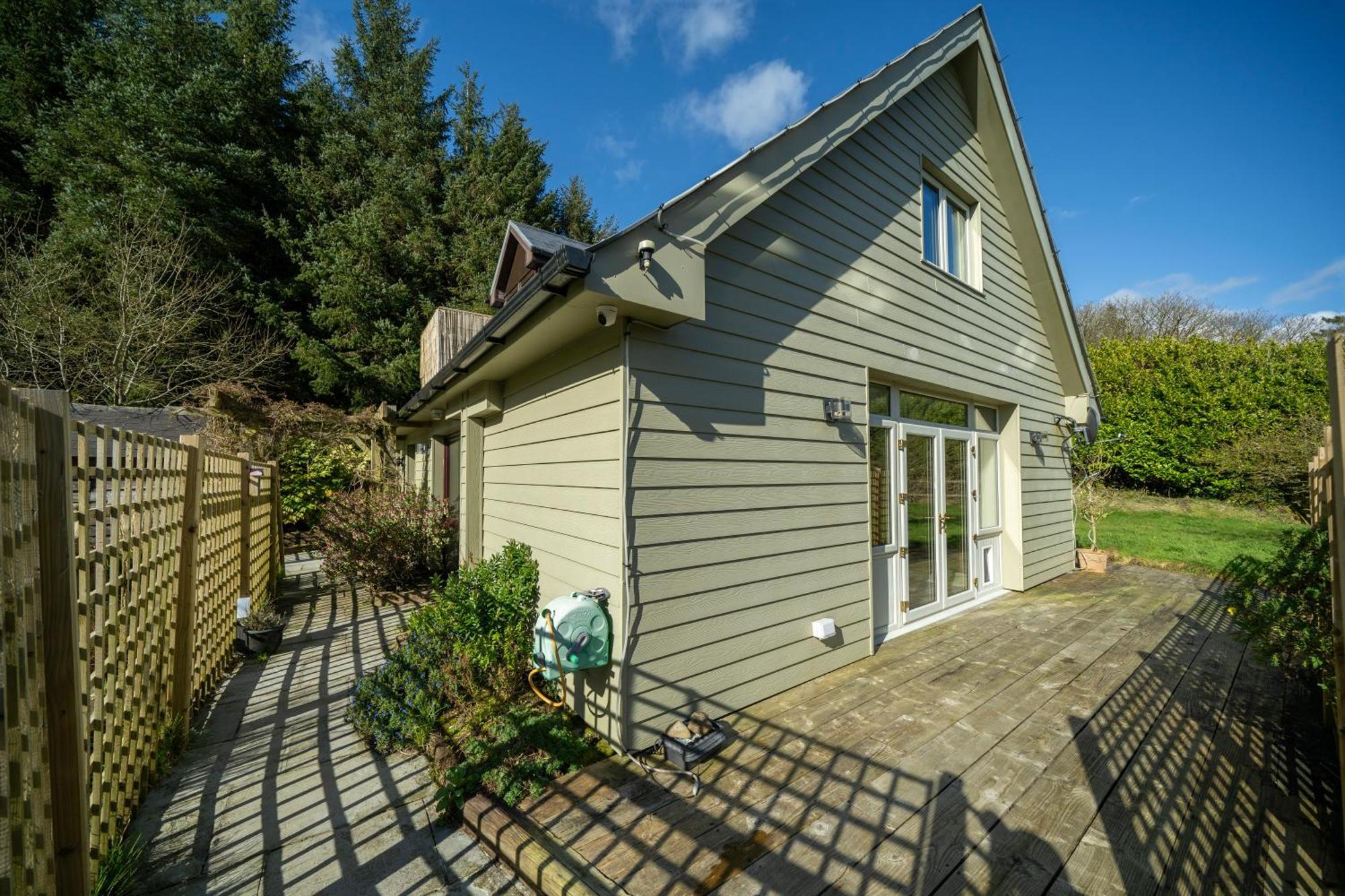 The Bird House - Coastal Lodge In Lovely Forest Setting Nr. Kinsale Cork Exteriör bild